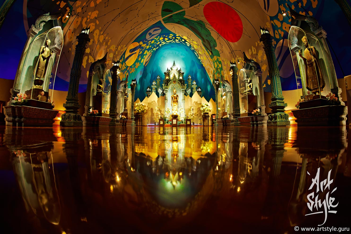 Shrine inside Erawan belly,
Erawan museum/temple, Bangkok, Thailand.