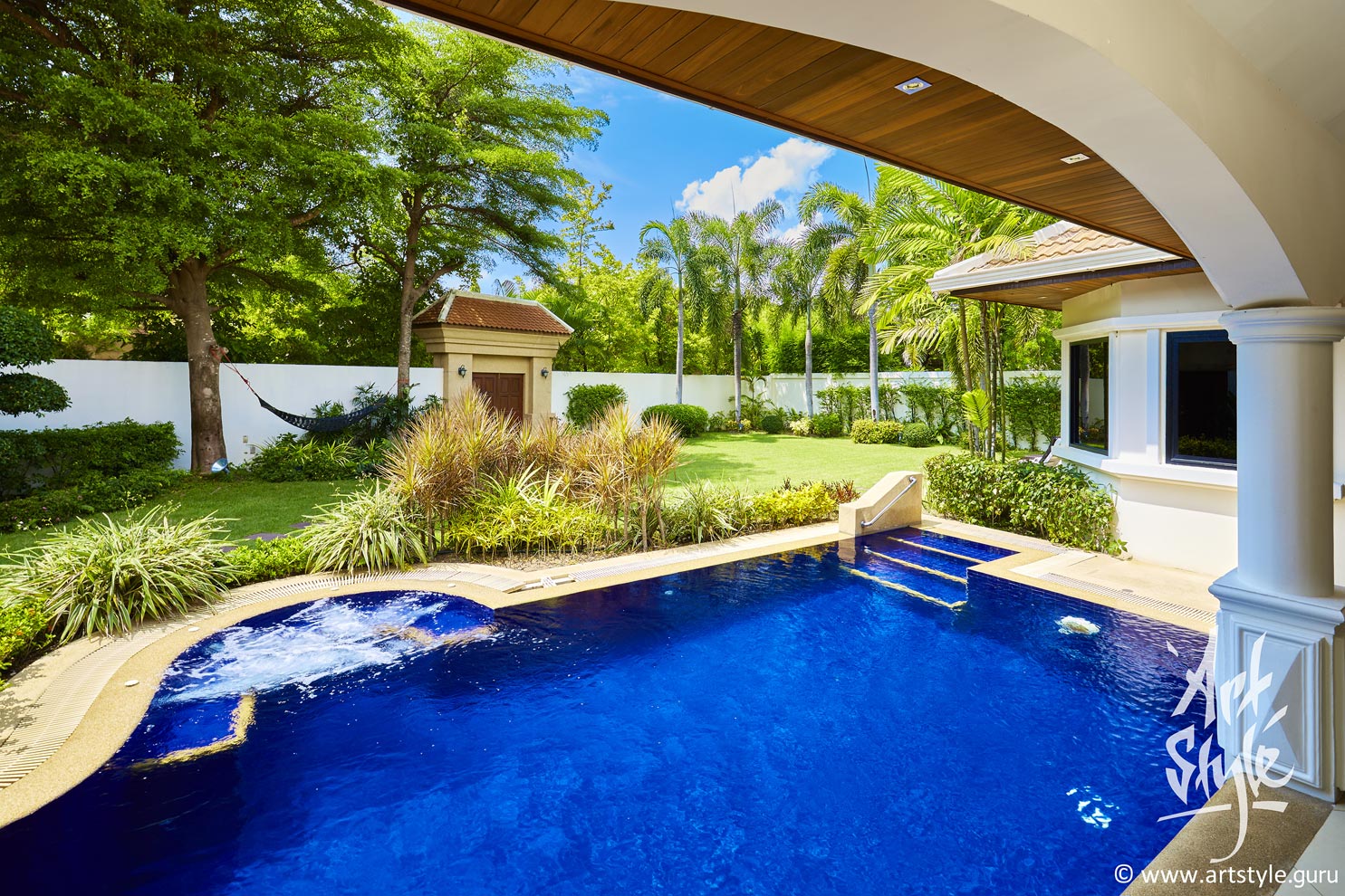 Example of exterior shooting (private villa)