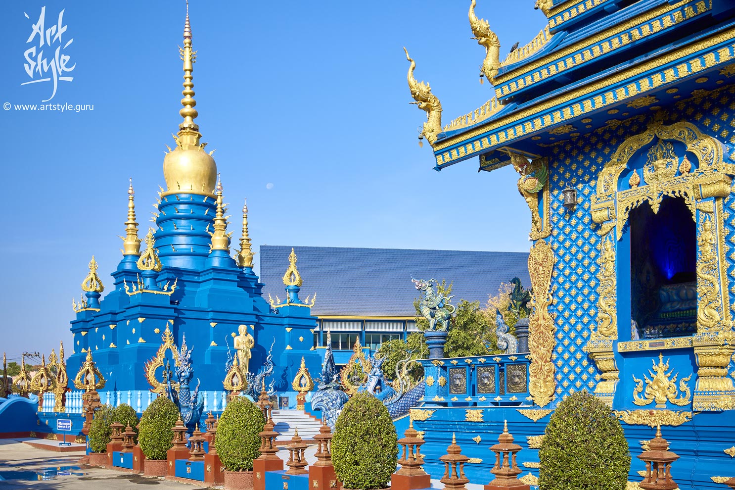Blue Temple (Wat Rong Suea Ten), Chiang Rai, Thailand.