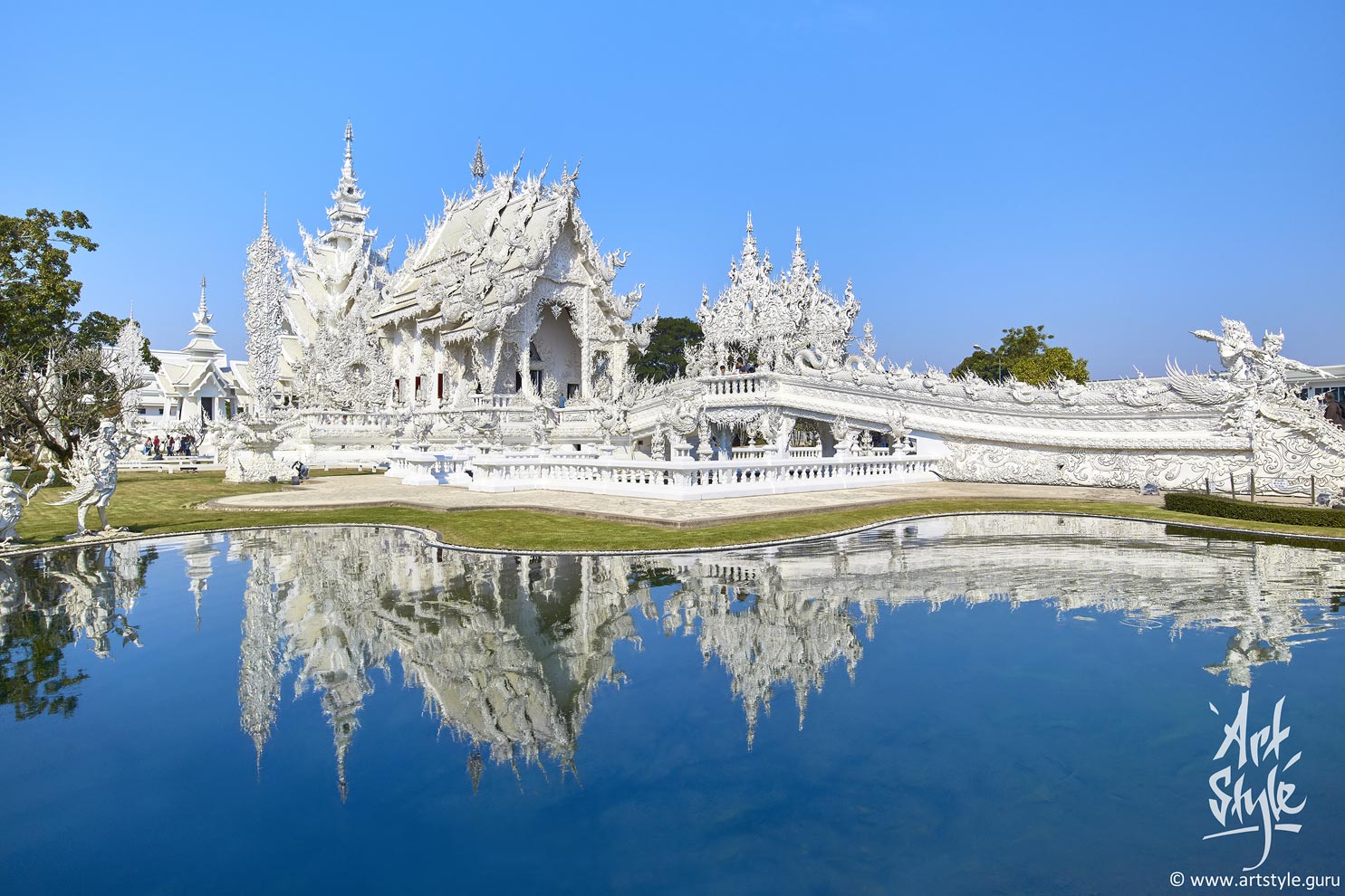 White Temple (Wat Rong Khun), Chiang Rai, Thailand.