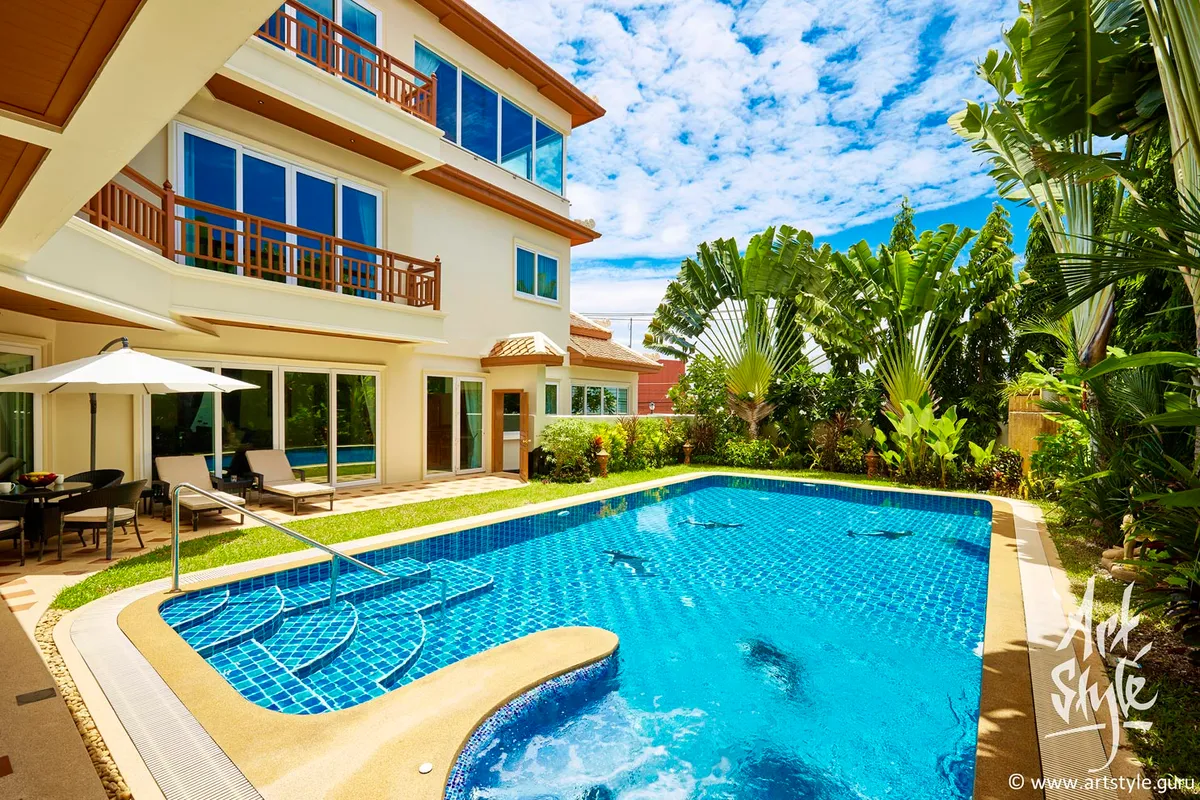 Example of exterior shooting (private villa)
