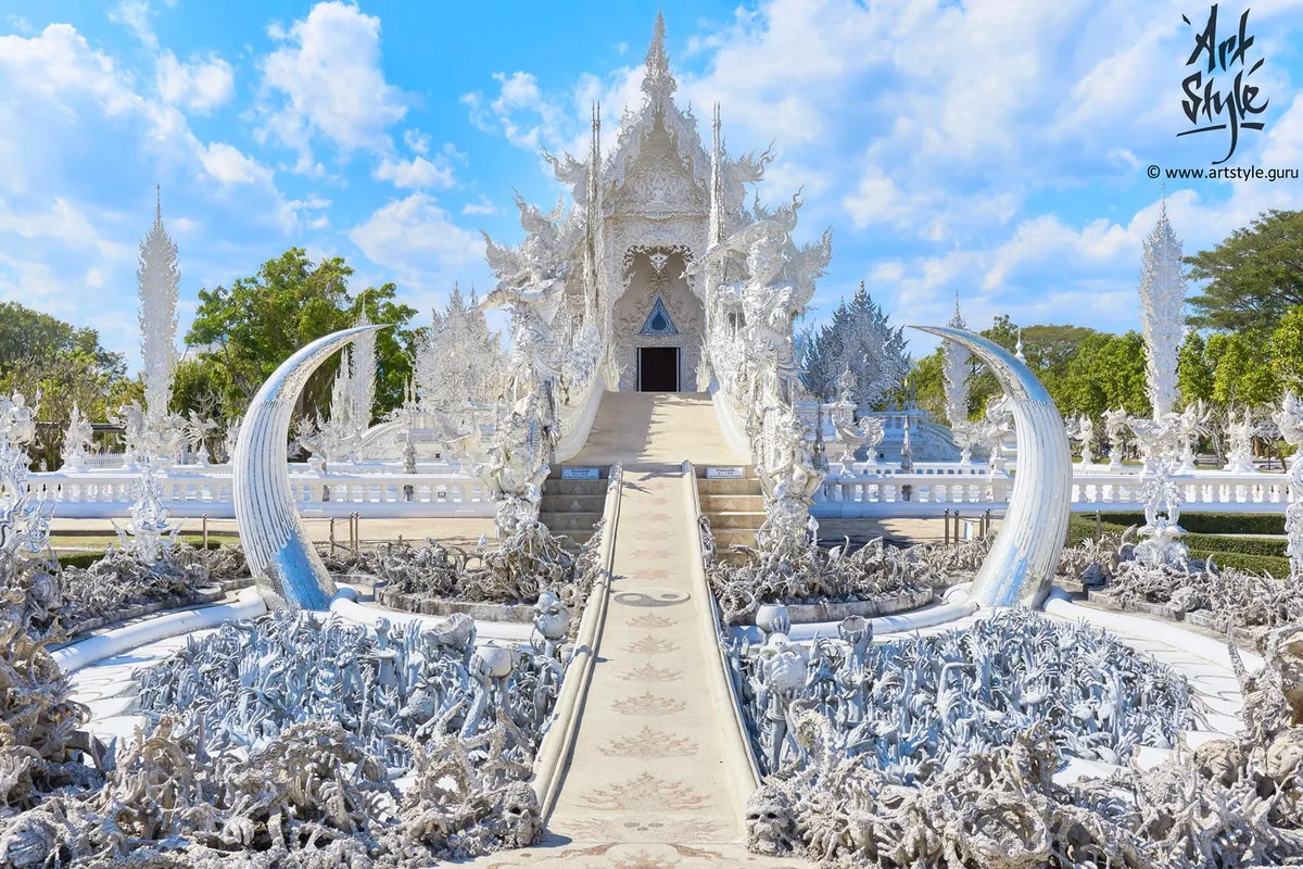 White Temple (Wat Rong Khun), Chiang Rai, Thailand.